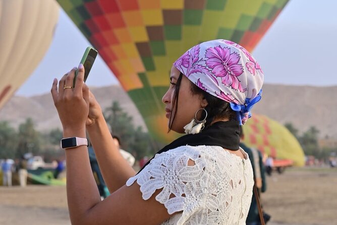 1 Day Private Tour with Hot Air Balloon from Hurghada to Luxor - Colossi of Memnon: brief stop, big scale