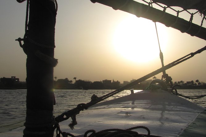 1 -Hour Sailing Egyptian felucca ride on the Nile in Cairo - Snacking on the water and the lunch confusion to watch for