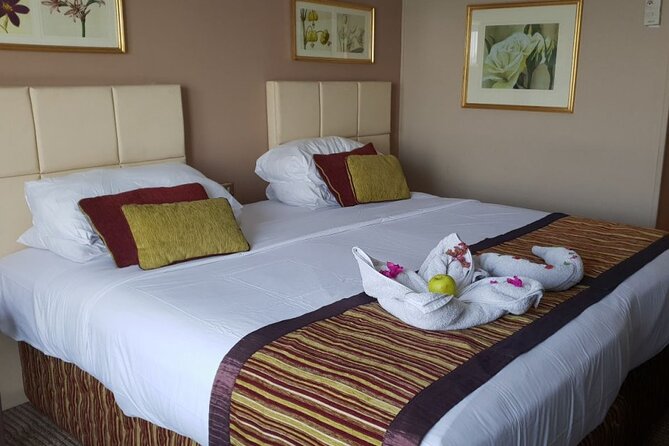 1 Night Nile Cruise from Aswan to Luxor - Your cabin and the ship vibe: what a 5-star Nile night tends to feel like