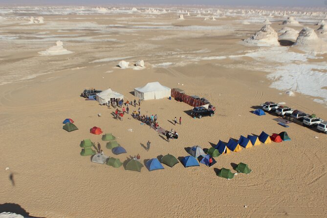 2-Day Black and White Deserts Tour w/ Desert Activities in Egypt - Why the second Bawiti lunch is a smart ending