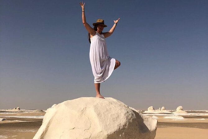 2-Day Black & White Desert, Crystal Mountain, option Pyramid tour - English Mountain and Bawiti salt lake: two named stops you’ll remember