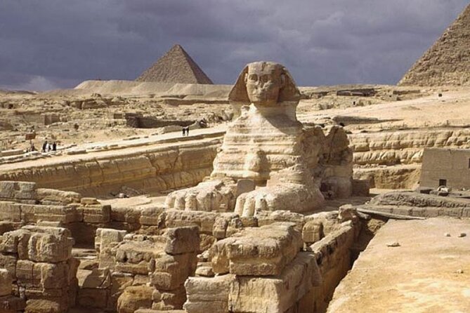 2 Days Private Tour to Landmarks in Giza and Cairo - Saqqara’s Step Pyramid: where pyramid history gets real