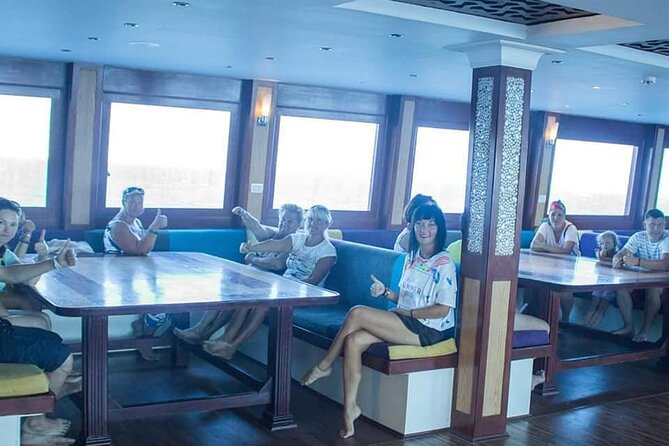 2 Hours Catamaran and Semi Submarine with Snorkeling in Hurghada - What the semi-submarine ride is like at 4 meters