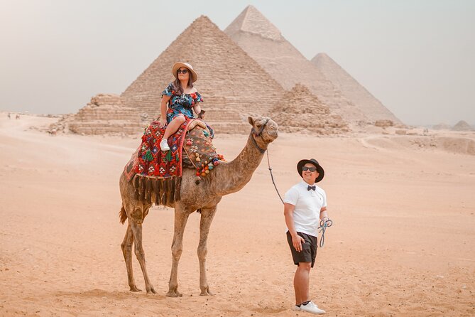 2 hrs Unique Photo session (PhotoShoot) at the Pyramids of Giza - The real value: not just photos, but better ones