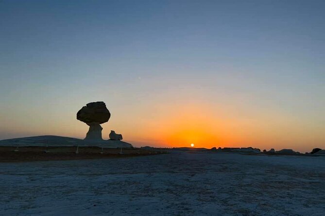 2Days to White Desert and Bahariya Oasis tour From Cairo & Giza - Black Desert Morning: Valley of El Haize Hot Springs and Big Rock Forms