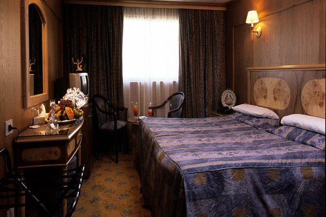 3 Day Nile Cruise from Aswan to Luxor and Hot Air Balloon - Cruise comfort and meals: what full board on a 5-star ship means for you