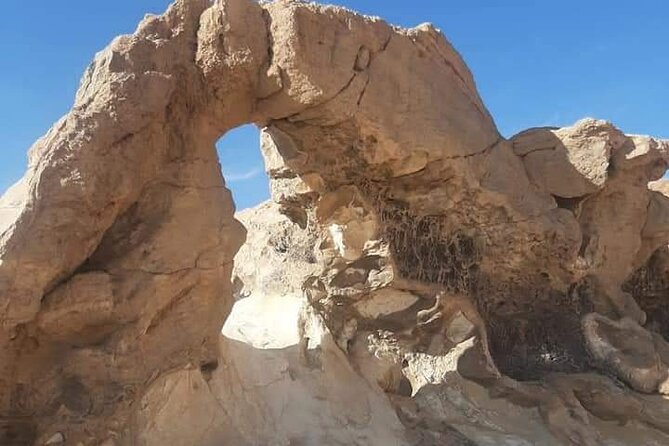 4-Day White Desert Camping Trip from Cairo - Day 2: White Desert build-up—Aqapat Desert Way, Karaween Dunes, Magic Spring lunch