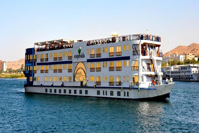 4 Days 3 Night Egypt Nile Cruise Trips from Aswan to Luxor - Day 2 from Kom Ombo to Edfu: temple contrasts, the Esna lock, and that Galabiya party