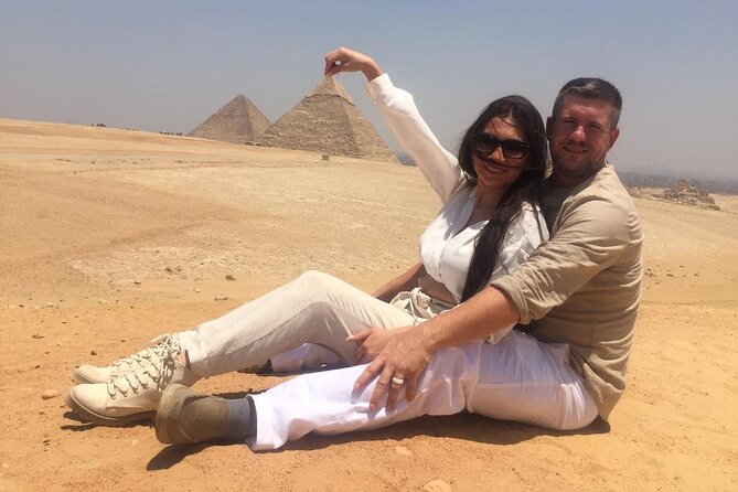 4 hour Private tour Giza pyramids ,sphinx and mummification temple tours - The high hill view: lining up Cheops, Chephren, and Mykrenes