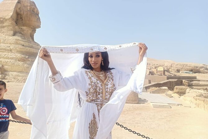 4 hour Private tour Giza pyramids ,sphinx and mummification temple tours - Stop 2: Great Sphinx in 20 minutes—what to focus on