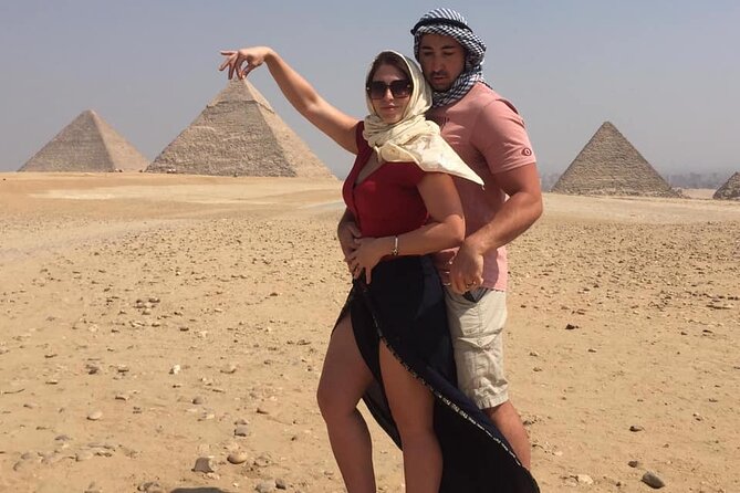 4 hour Private tour Giza pyramids ,sphinx and mummification temple tours - Stop 1: Pyramids of Giza lecture, then the big panorama