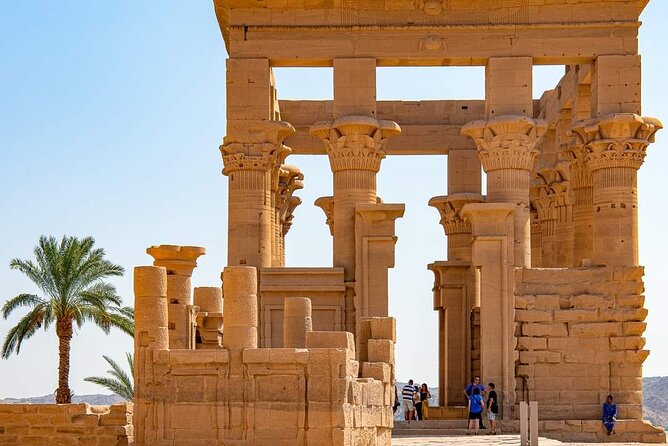 5-Day Nile Cruise from Luxor To Aswan, Abu Simbel and Air Balloon - Abu Simbel: the early bus day trip to Ramses II’s rock-cut temples