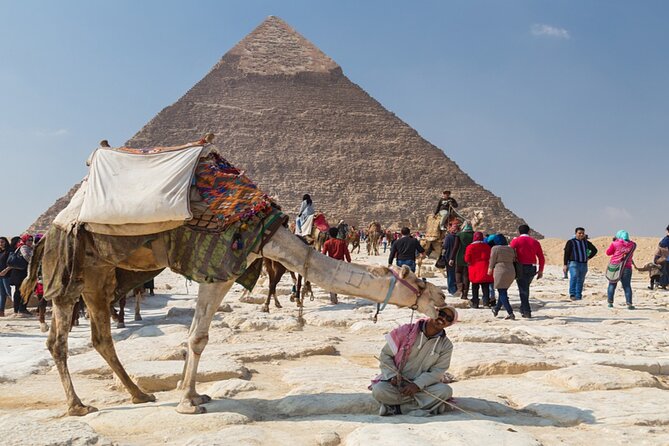 7 Hour Giza Pyramids, Memphis and Sakkara Private Tour - Giza Pyramids and Valley Temple: where the day starts fast