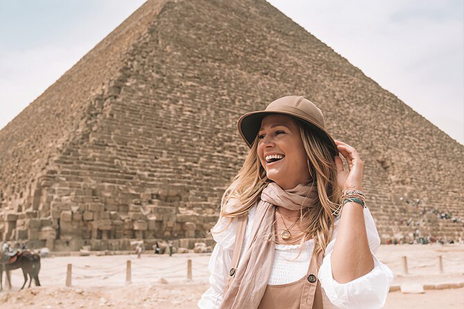 7 Hours Pyramids of Giza, Sphinx and Saqqara Tour - Entering the Giza plateau: Pyramids of Giza, Great Pyramid views, and the Sphinx