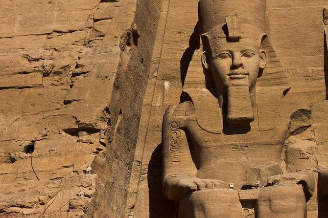 Abu Simbel Excursion 1 Day Trip from Aswan (Sharing Bus & Egyptologist Guide) - Your Egyptologist Guide: The Talk Before the Temple Stops the Guesswork
