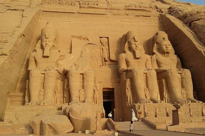 Abu Simbel Temples Private Day Tour by Luxury Car from Aswan - The Abu Simbel arrival: what you actually do on-site