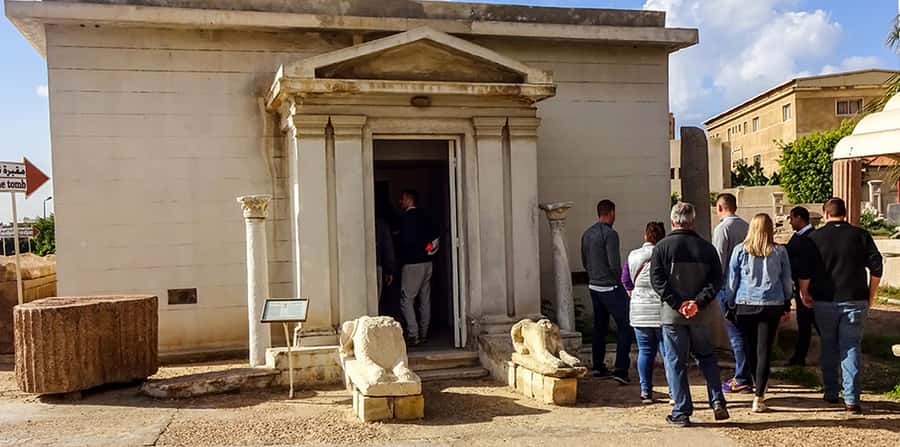 Alexandria City Tour from Cairo Full Day - Qaitbay Citadel and the Roman Catacombs: going underground