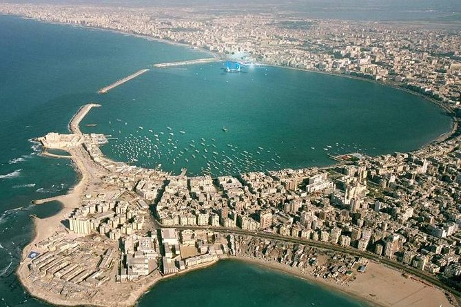 Alexandria Day tour from Cairo-Must See attractions - Stop 1: Catacombs of Kom el Shoqafa—Roman Funhouse of History