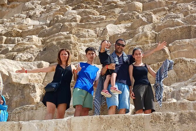 All-Inclusive Giza Pyramids, Sphinx, Sakkara & Memphis with Lunch - Giza Pyramids: The First Stop That Sets the Tone