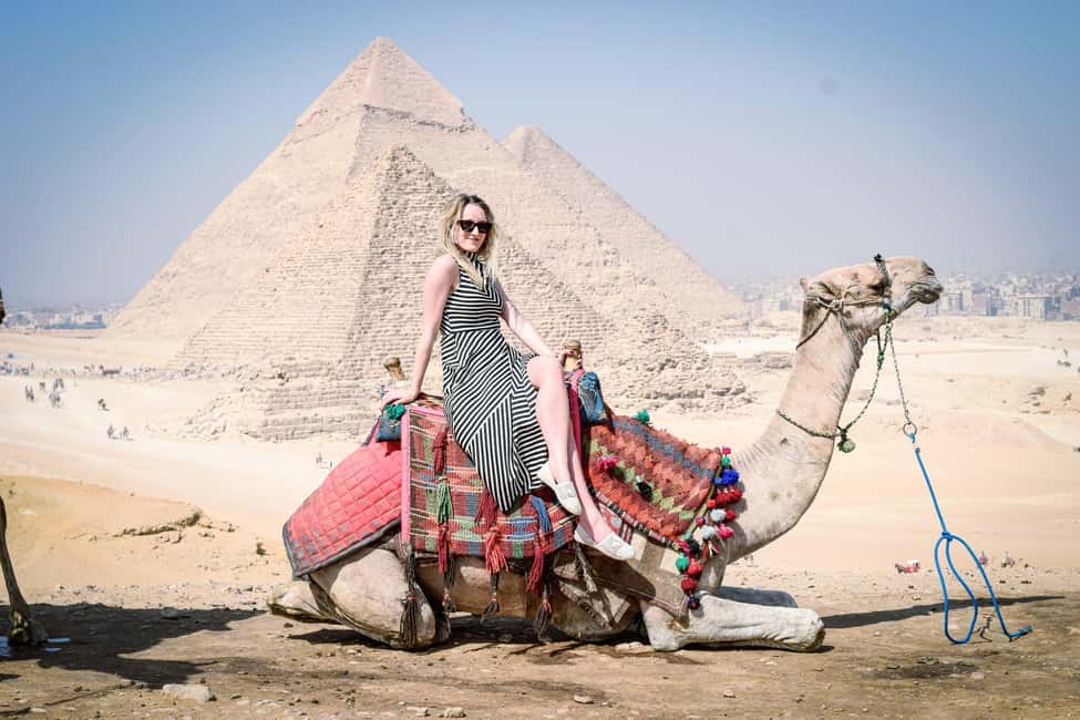 All-inclusive private Trip Pyramids Sphinx, Camel, VIP Lunch - VIP Lunch at a Local Restaurant With Drinks Included