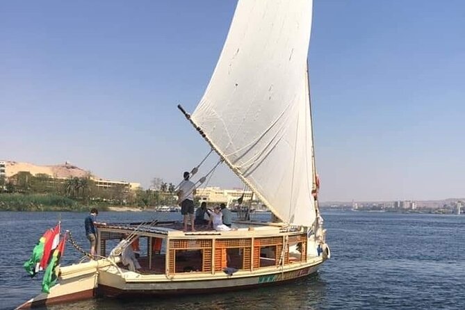 an unmissable day, The Giza Pyramids, the Egyptian Museum and the Souk - Khan al-Khalili: an old market with Islamic Cairo context