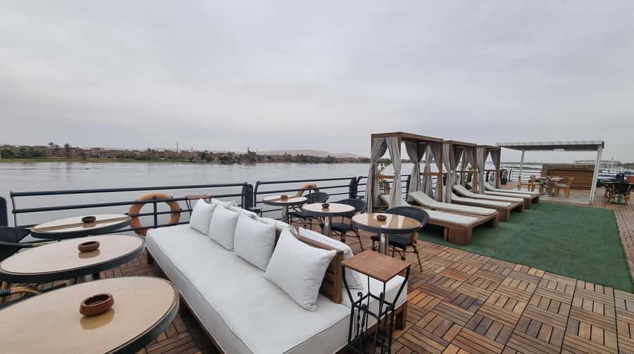 Aswan: 4-Day Egypt Private Tour with Nile Cruise, Balloon - The 5-star Nile cruise that keeps the pace human