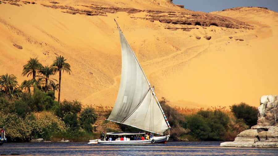 Aswan Private Felucca Ride: Sail Around Elephantine Island. - Felucca vs Motor Boat: When the Wind Changes Everything