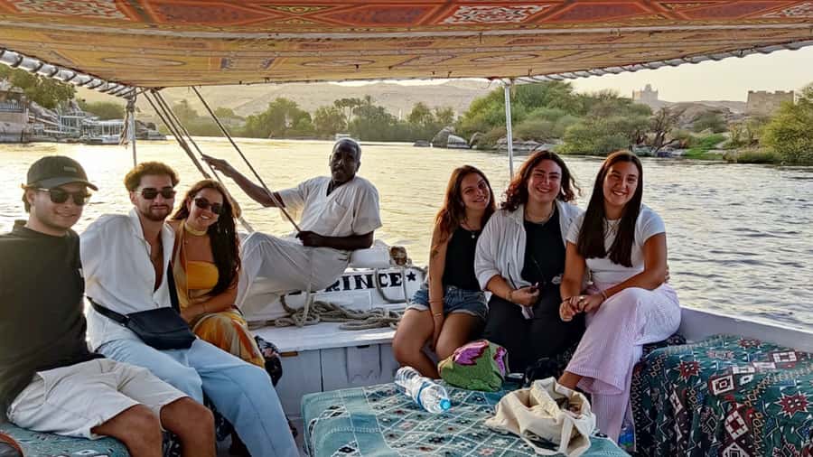 Aswan Private Felucca Ride: Sail Around Elephantine Island. - The Private Guide Experience: Ask More, Get More