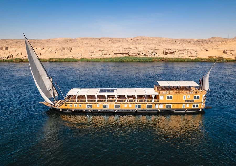 Aswan to Luxor: 4-Day Luxury Dahabiya Nile Cruise Adventure - Day 2: Sailing Past Kom Ombo and Finding Time for Nile Swimming