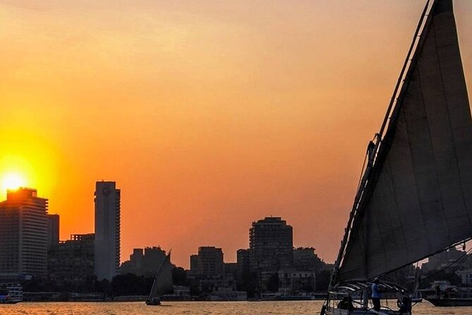 Avoid Scams I Enjoy the night in Cairo - Why a Cairo night tour with a guide feels safer