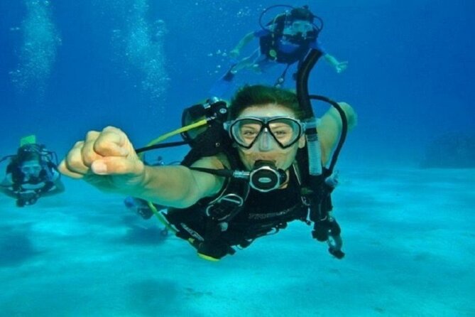 Beginners Scuba Diving, 2 Stops, Full Day Trip & Lunch - Hurghada - Your day starts with pickup and a boat-ready schedule