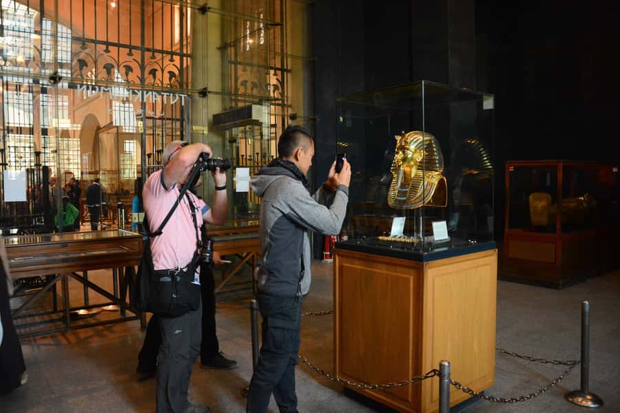 Cairo: 2-Day Pyramid, Museum, Bazaar Private Tour - Day 2 in Giza: pyramids, Sphinx, and the photo-time advantage