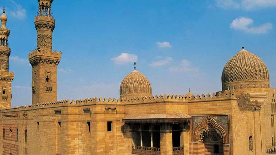 Cairo: Cairo by Night Tour and Dinner at EL Azhar Park - Al-Fishawi Cafe: Cairo’s 1797 pause with Mahfouz connections