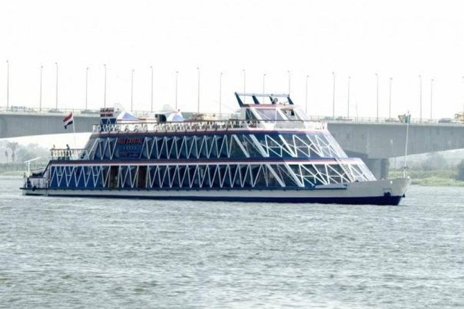Cairo dinner Cruise with Belly dancer show - A 3-hour night out: dinner, dance, sailing