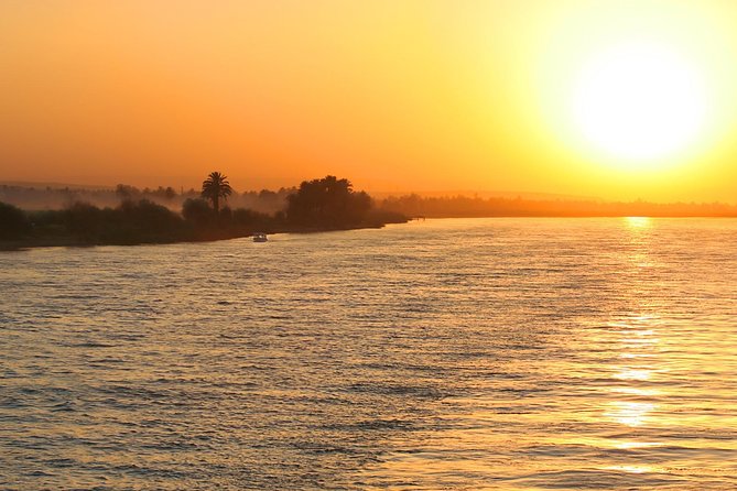 Cairo dinner Cruise with Belly dancer show - Value check: is $100 per person worth it?