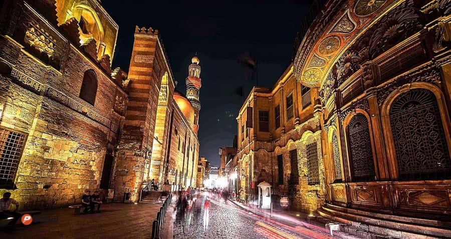 Cairo: El-Moez Street Tour & Cairo Tower Revolving Dinner - From city gates to Islamic Cairo: getting your bearings fast