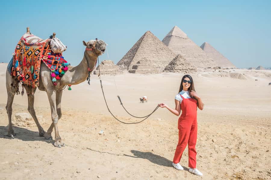 Cairo: Female-Guided Pyramids, Sphinx & Museum City Tour - Quick hits from the Giza-to-Khan El-Khalili flow