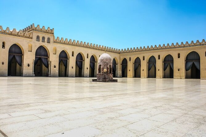 Cairo/Giza: 2-Day Pyramid, Museum, Bazaar Private Tour - Saqqara and Memphis: expanding beyond the postcard pyramid