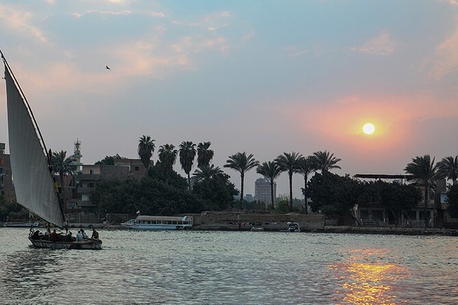 Cairo/Giza: Nile Sunset, Dinner Cruise, Show & Private Transfer - Common Snags To Watch: Food, Drinks, and Pickup Precision