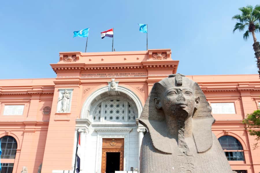Cairo: Giza Pyramids, Museum & Bazaar Tour with Lunch - The Egyptian Museum: Mummies, Statues, and Tutankhamun’s Golden Treasures