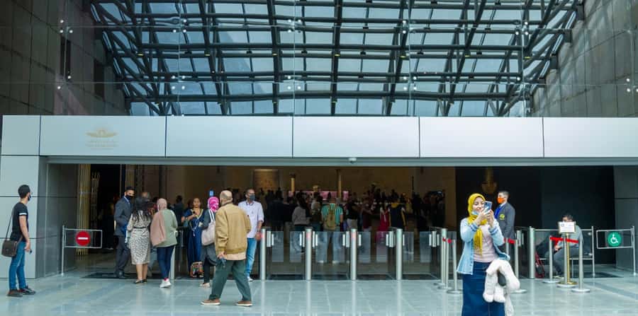 Cairo: Giza Pyramids & Museum of Egyptian Civilization Tour - Shopping stops and add-ons: how to keep the day in your hands