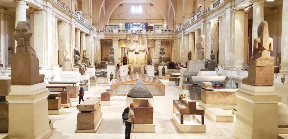 Cairo: Giza Pyramids, Museum & Tahrir Square Private Tour. - Shopping tour in Cairo: useful if you approach it right