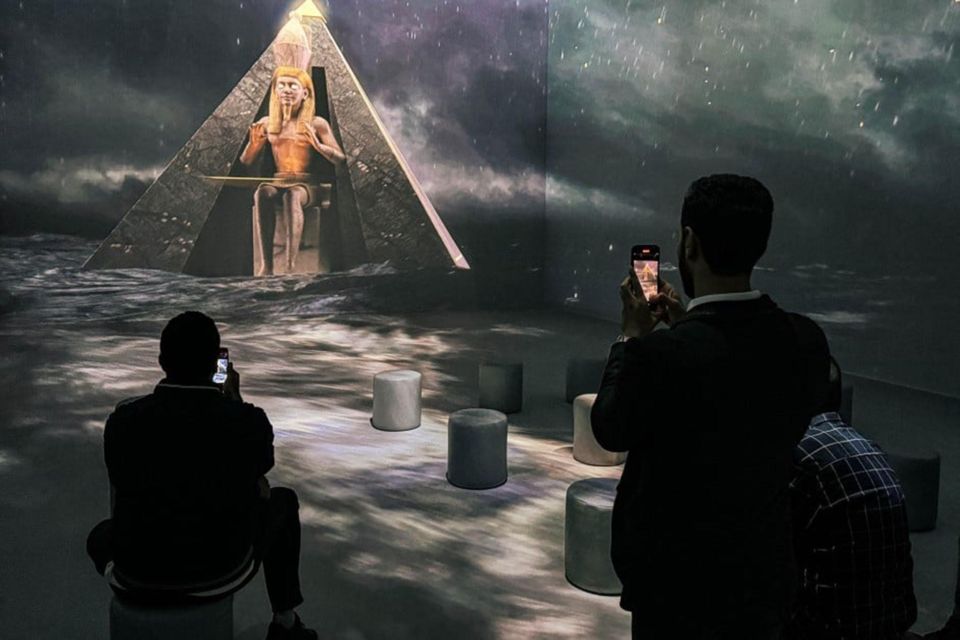 Cairo: Grand Egyptian Museum QR Ticket - Hall of Mirrors with holographic glasses: the modern pause inside ancient halls