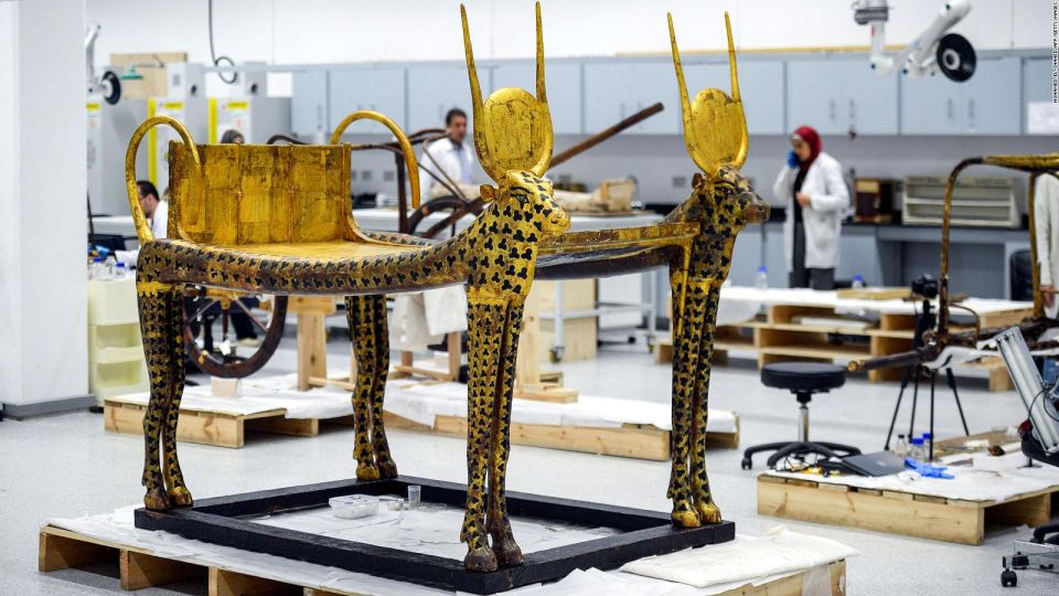 Cairo: Grand Egyptian Museum QR Ticket - The Grand Staircase and the kings’ statues: where the museum clicks