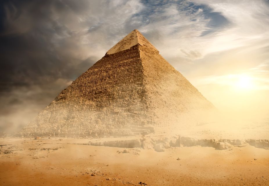 Cairo: Great Pyramids of Giza and Egyptian Museum Tour - Sphinx and Valley Temple of Khafre: more than one famous face