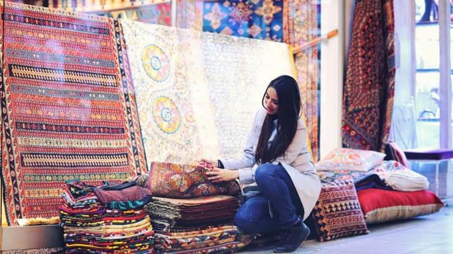 Cairo: Half Day Shopping tour - Handmade Carpets School: where patience actually shows