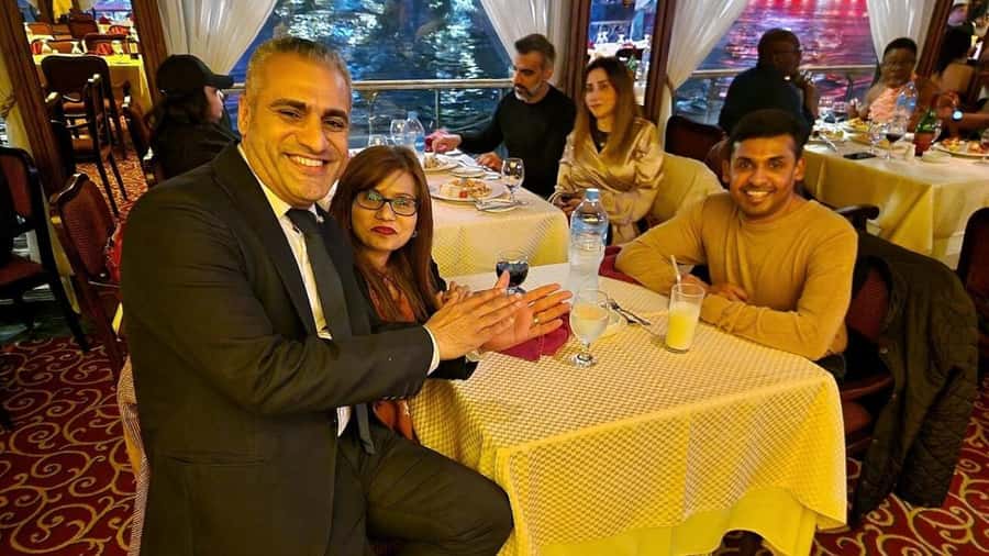 Cairo: Nile Maxim Luxurious Dinner Cruise with Dance Show - A Two-Hour Nile Night With Real Cairo Views