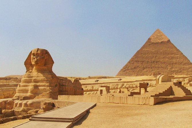 Cairo: Private 2-Day Tour - Entering Giza: Sphinx, three pyramids in one sweep, and smart add-ons