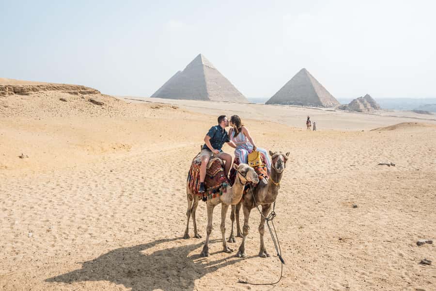Cairo: Private Half-Day Pyramids Tour with Photographer - Meet the team: Egyptologist guide + photographer