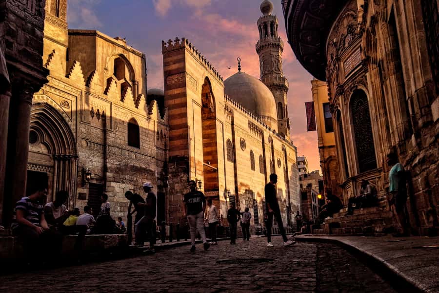 Cairo: Pyramids, Bazaar, Citadel Tour with Photographer - From Hotel Pickup to Giza: Getting a Handle on Cairo in 8 Hours